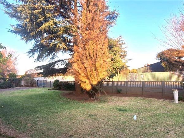 3 Bedroom Property for Sale in Brackenhurst Gauteng