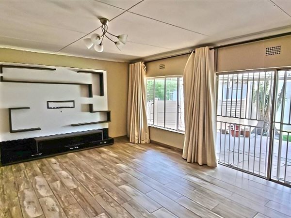 4 Bedroom Property for Sale in Brackendowns Gauteng