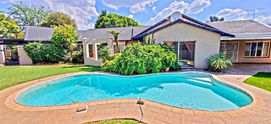 4 Bedroom Property for Sale in Brackendowns Gauteng