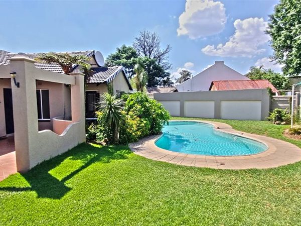 4 Bedroom Property for Sale in Brackendowns Gauteng