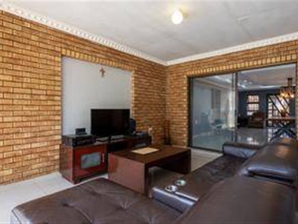 5 Bedroom Property for Sale in Liefde en Vrede Gauteng