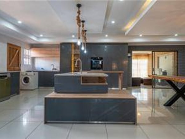 5 Bedroom Property for Sale in Liefde en Vrede Gauteng