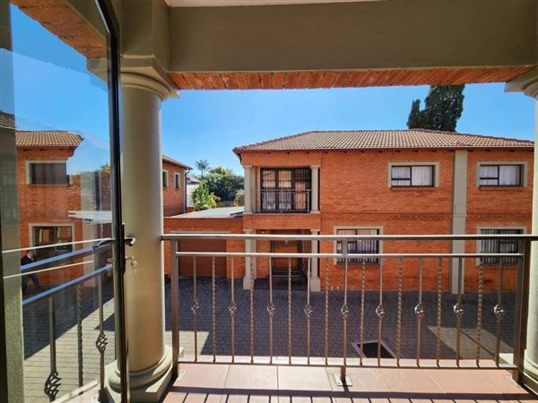 3 Bedroom Property for Sale in New Redruth Gauteng