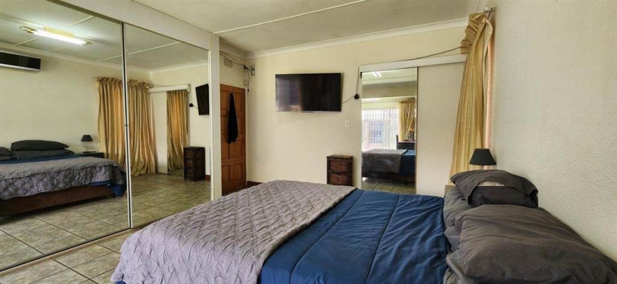 4 Bedroom Property for Sale in Verwoerdpark Gauteng