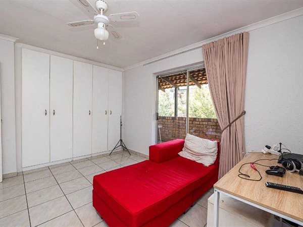 4 Bedroom Property for Sale in Glenvista Gauteng