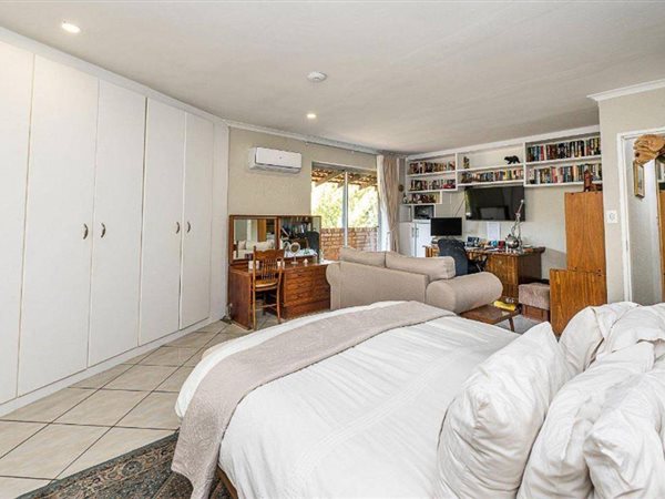 4 Bedroom Property for Sale in Glenvista Gauteng