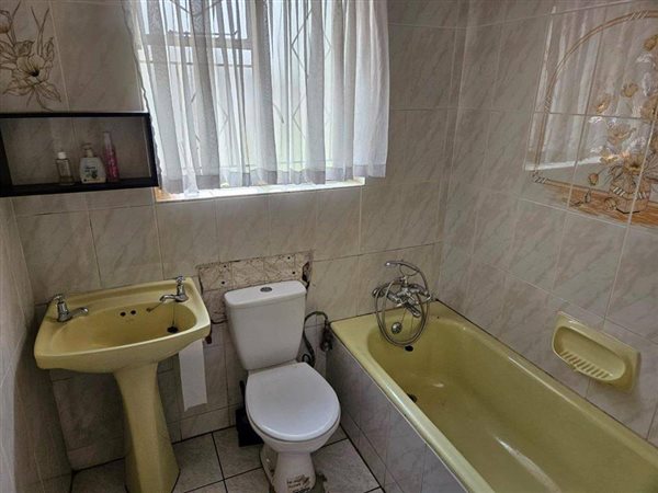 4 Bedroom Property for Sale in Brackenhurst Gauteng