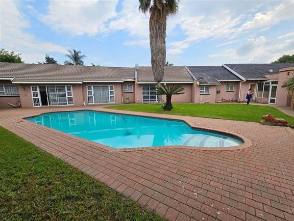 4 Bedroom Property for Sale in Brackenhurst Gauteng