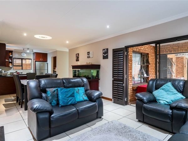 3 Bedroom Property for Sale in New Redruth Gauteng