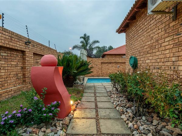 3 Bedroom Property for Sale in New Redruth Gauteng