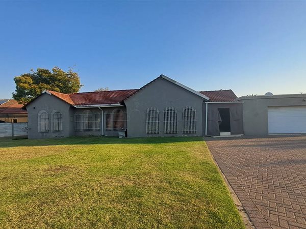 3 Bedroom Property for Sale in Brackenhurst Gauteng