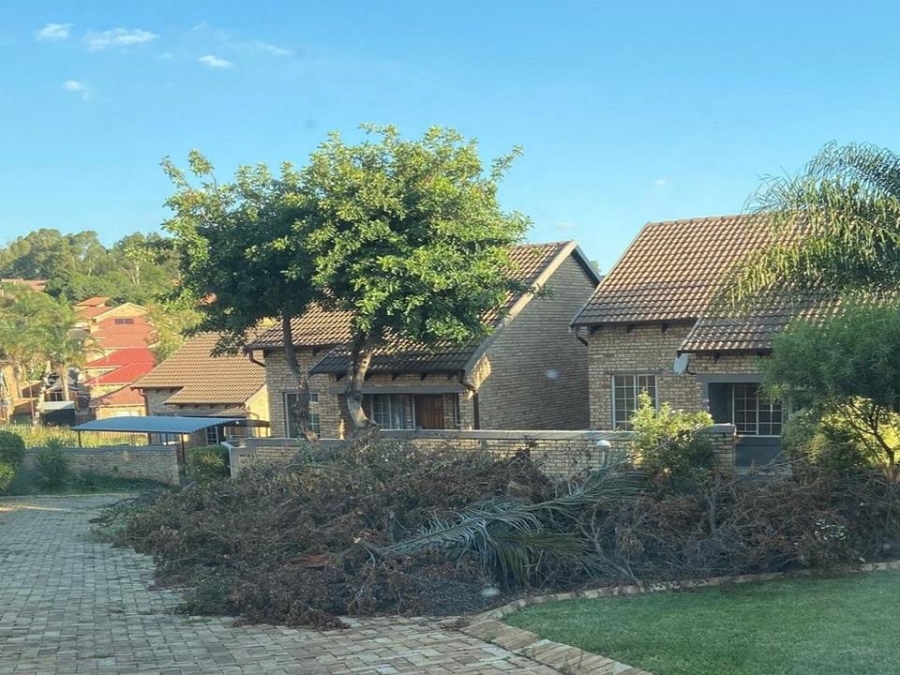 2 Bedroom Property for Sale in Wilgeheuwel Gauteng