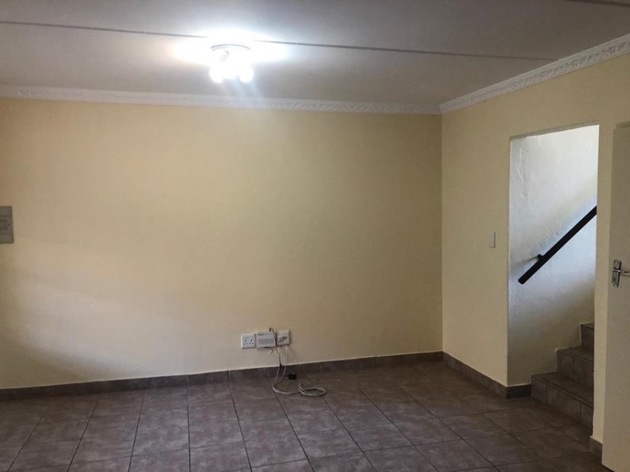 2 Bedroom Property for Sale in Wilgeheuwel Gauteng