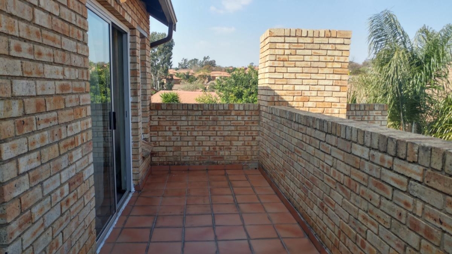 2 Bedroom Property for Sale in Wilgeheuwel Gauteng