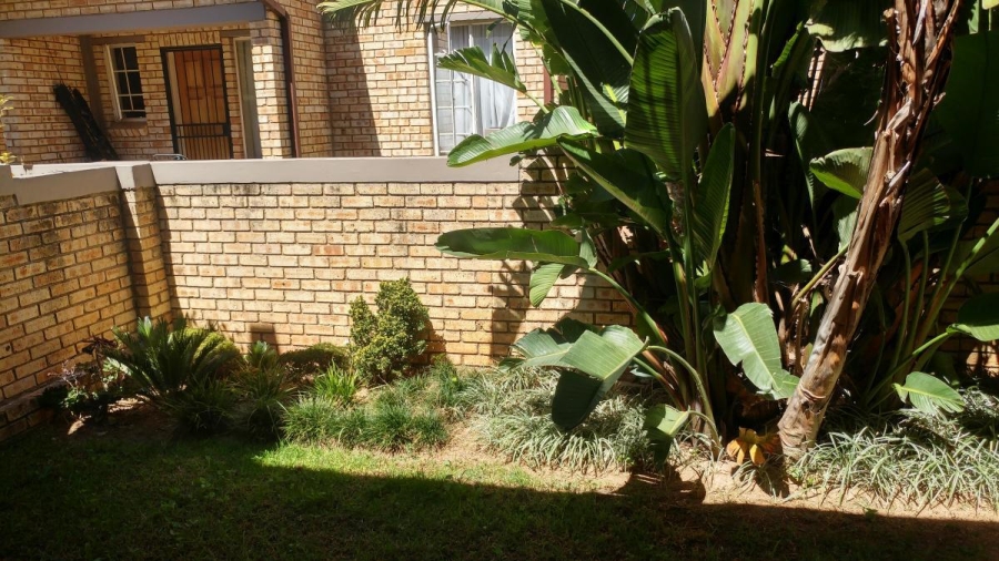 2 Bedroom Property for Sale in Wilgeheuwel Gauteng