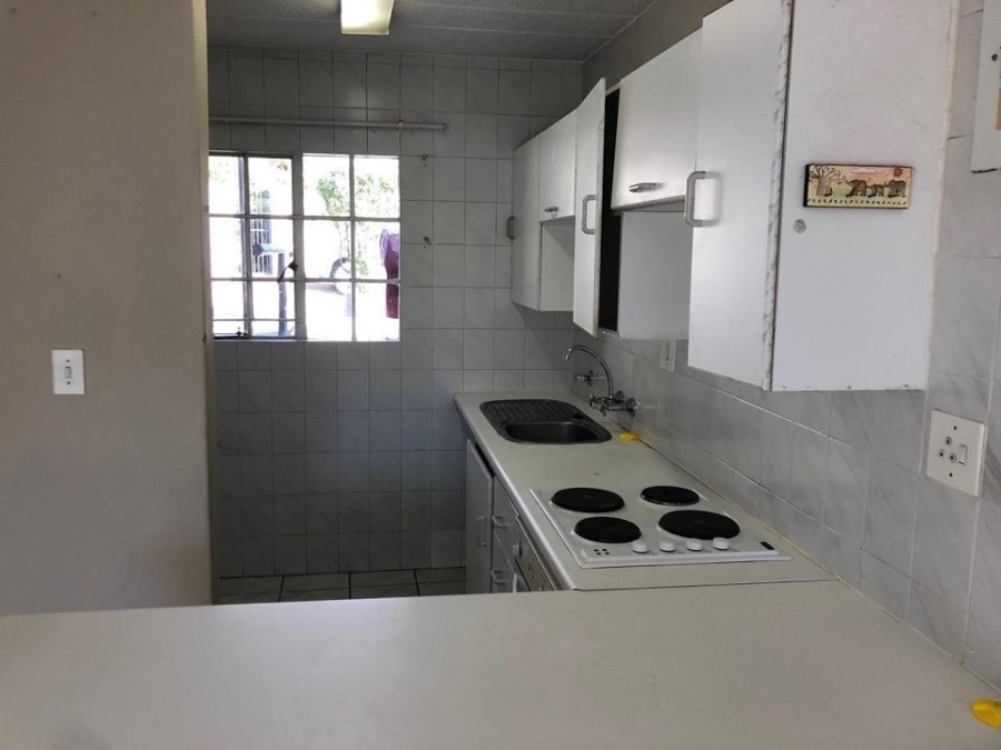 1 Bedroom Property for Sale in Radiokop Gauteng