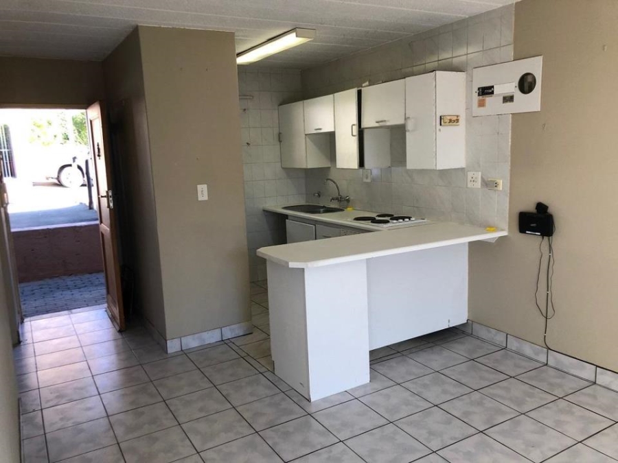 1 Bedroom Property for Sale in Radiokop Gauteng