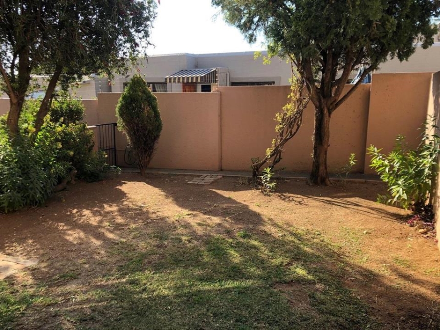 1 Bedroom Property for Sale in Radiokop Gauteng