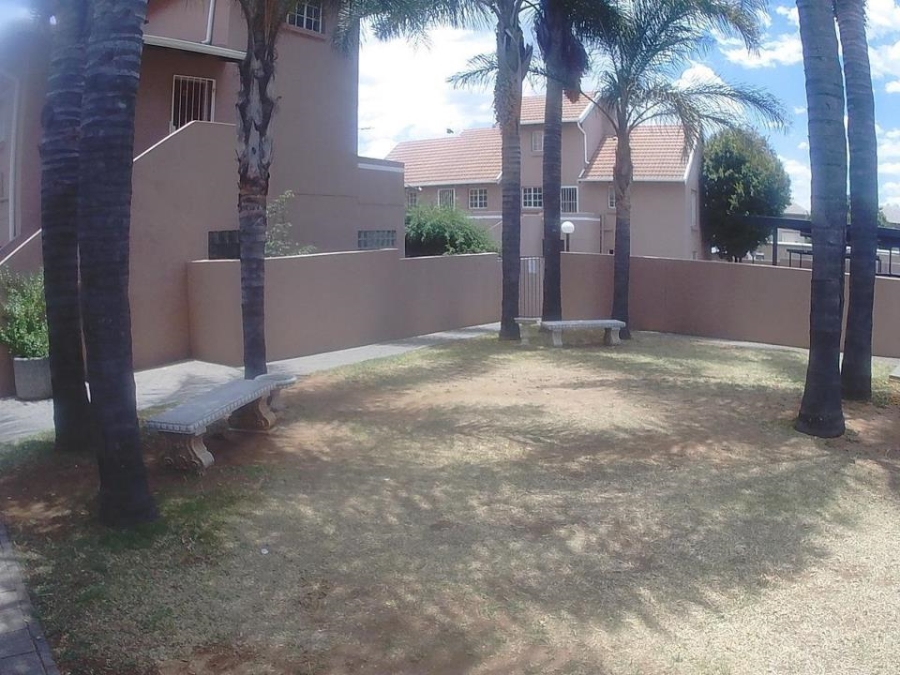 1 Bedroom Property for Sale in Radiokop Gauteng