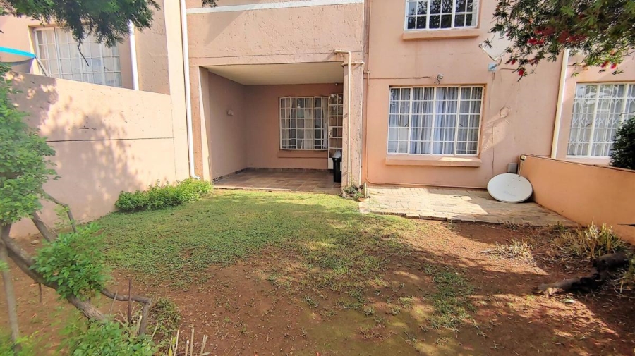 1 Bedroom Property for Sale in Radiokop Gauteng