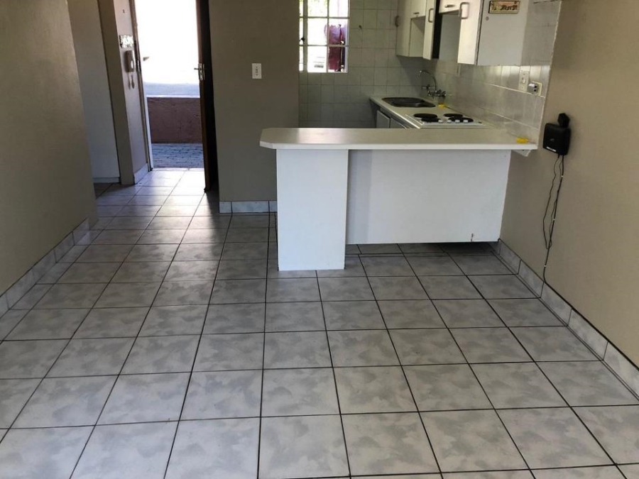 1 Bedroom Property for Sale in Radiokop Gauteng