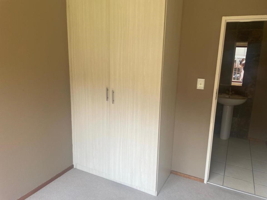 To Let 2 Bedroom Property for Rent in Honeydew Grove Gauteng