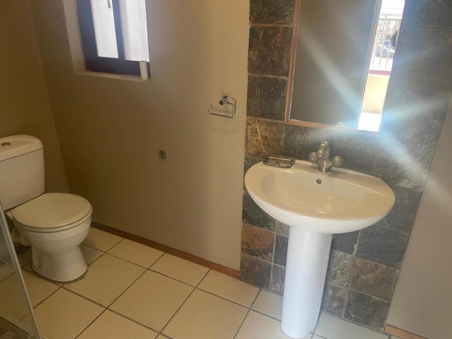 To Let 2 Bedroom Property for Rent in Honeydew Grove Gauteng