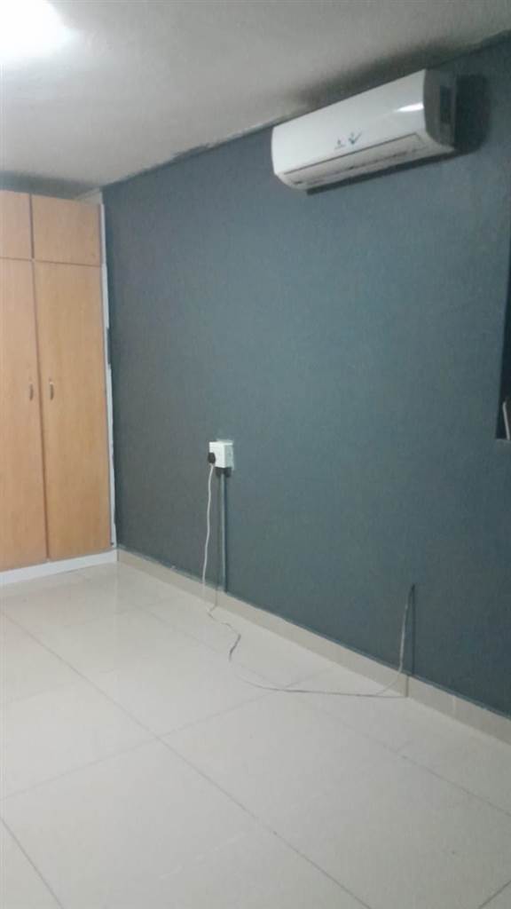 To Let 1 Bedroom Property for Rent in Wentworth Park Gauteng