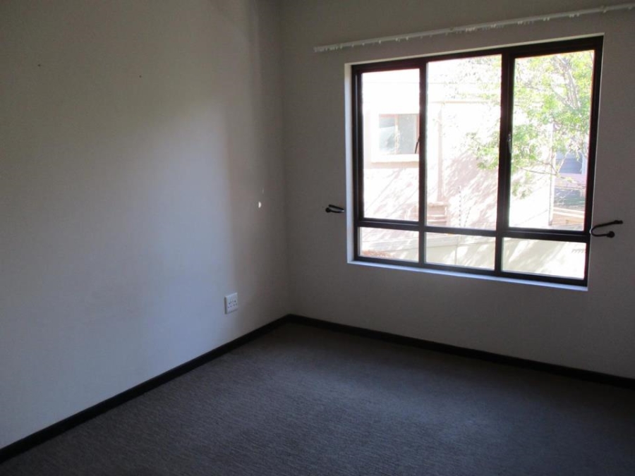 1 Bedroom Property for Sale in Lonehill Gauteng