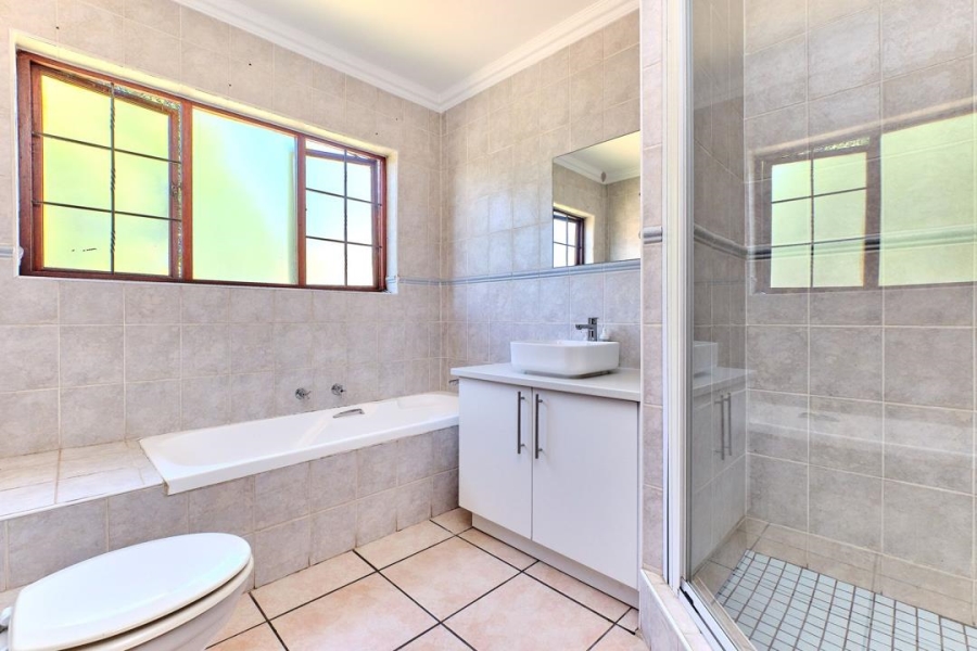 3 Bedroom Property for Sale in Beverley Gauteng