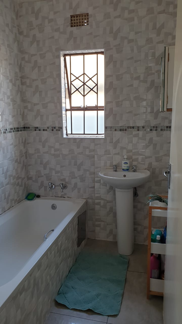 3 Bedroom Property for Sale in Clayville Gauteng