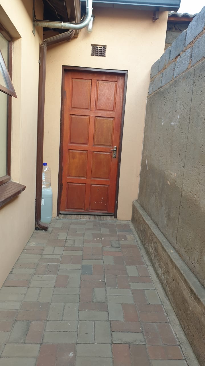 3 Bedroom Property for Sale in Clayville Gauteng