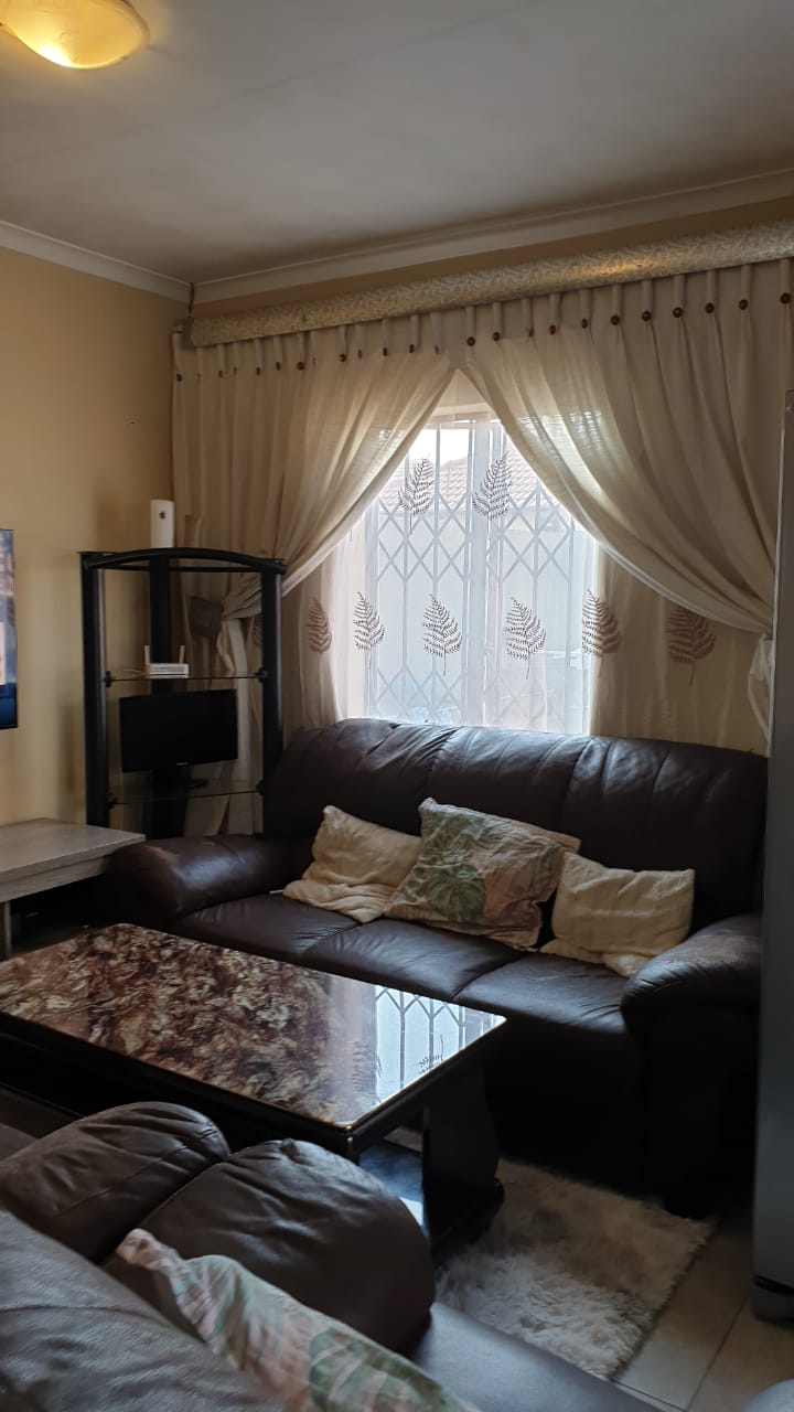 3 Bedroom Property for Sale in Clayville Gauteng