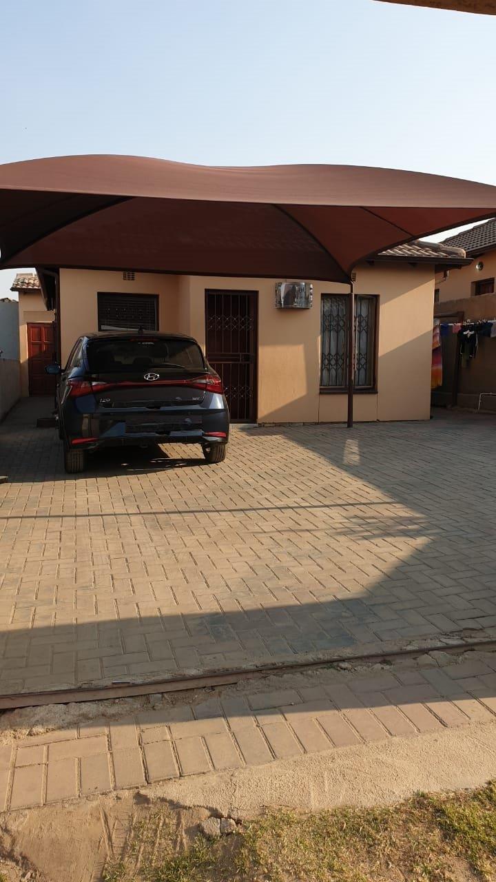 3 Bedroom Property for Sale in Clayville Gauteng