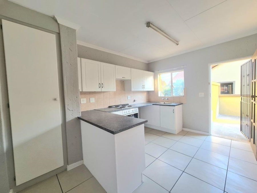 2 Bedroom Property for Sale in Elarduspark Ext 3 Gauteng