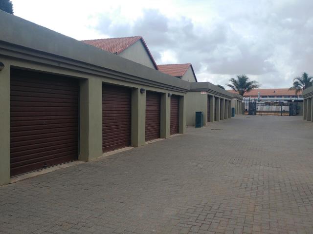 2 Bedroom Property for Sale in Elarduspark Ext 3 Gauteng