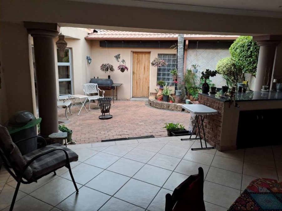 4 Bedroom Property for Sale in Wingate Park Gauteng