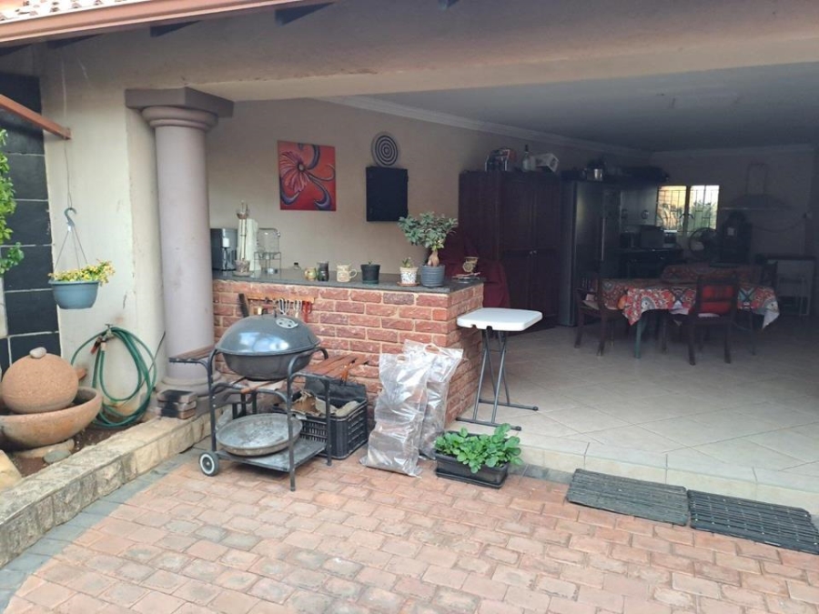 4 Bedroom Property for Sale in Wingate Park Gauteng