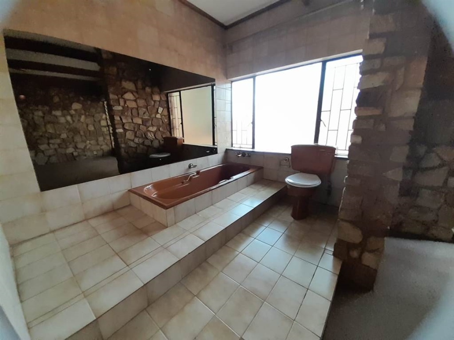 7 Bedroom Property for Sale in Leeuwfontein Gauteng