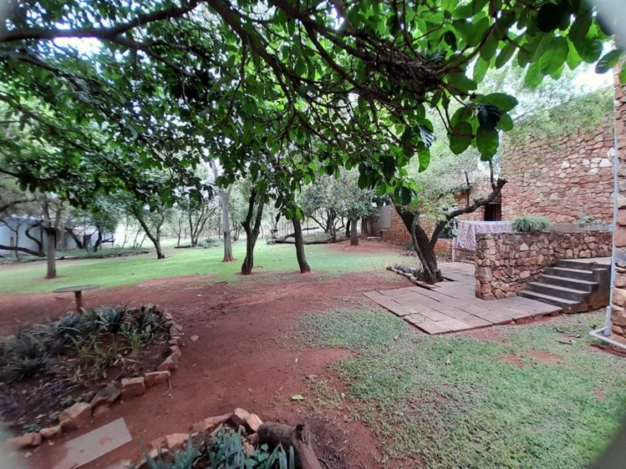 7 Bedroom Property for Sale in Leeuwfontein Gauteng