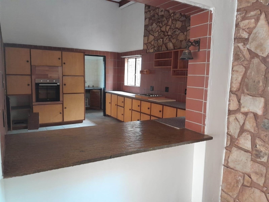 7 Bedroom Property for Sale in Leeuwfontein Gauteng