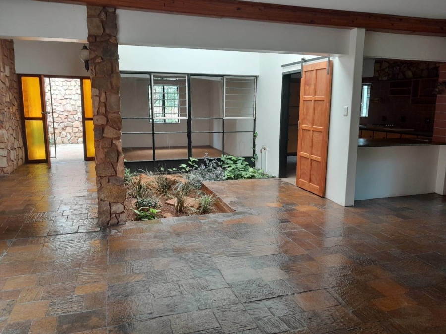 7 Bedroom Property for Sale in Leeuwfontein Gauteng