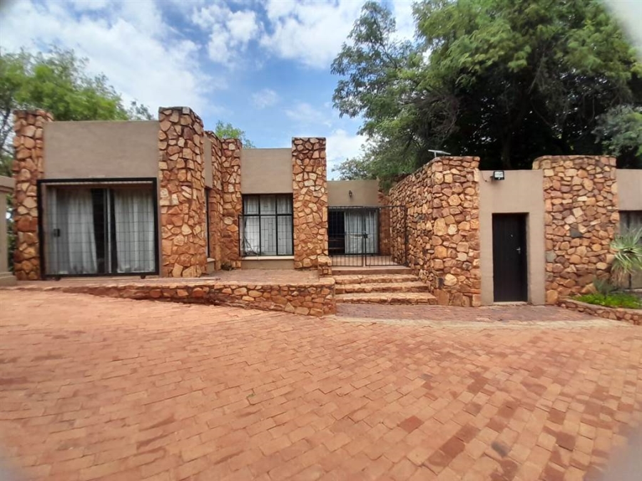 7 Bedroom Property for Sale in Leeuwfontein Gauteng