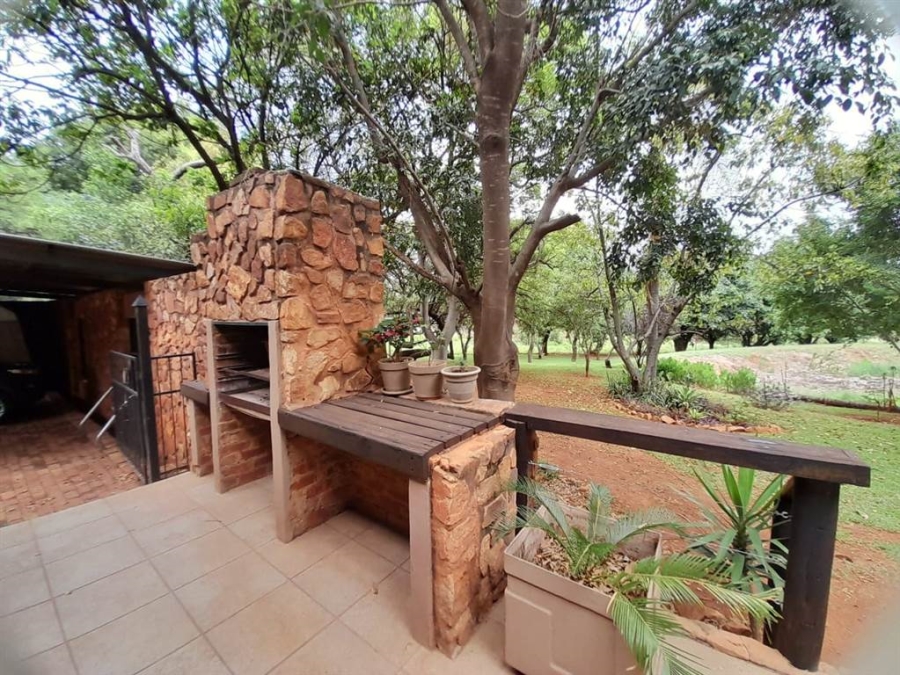 7 Bedroom Property for Sale in Leeuwfontein Gauteng