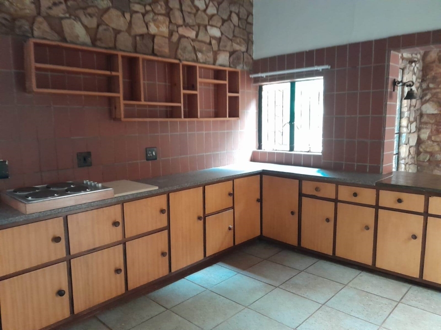 7 Bedroom Property for Sale in Leeuwfontein Gauteng