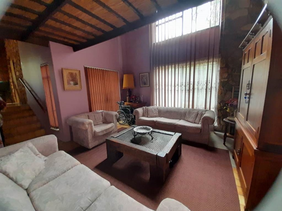 7 Bedroom Property for Sale in Leeuwfontein Gauteng