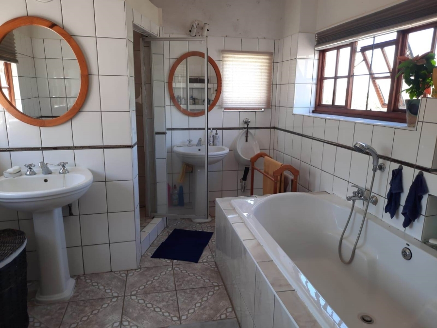 8 Bedroom Property for Sale in Roodeplaat Gauteng