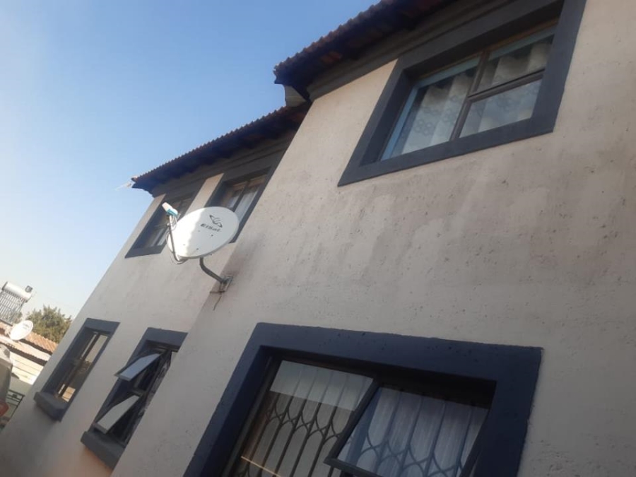 5 Bedroom Property for Sale in Olievenhoutbosch Gauteng