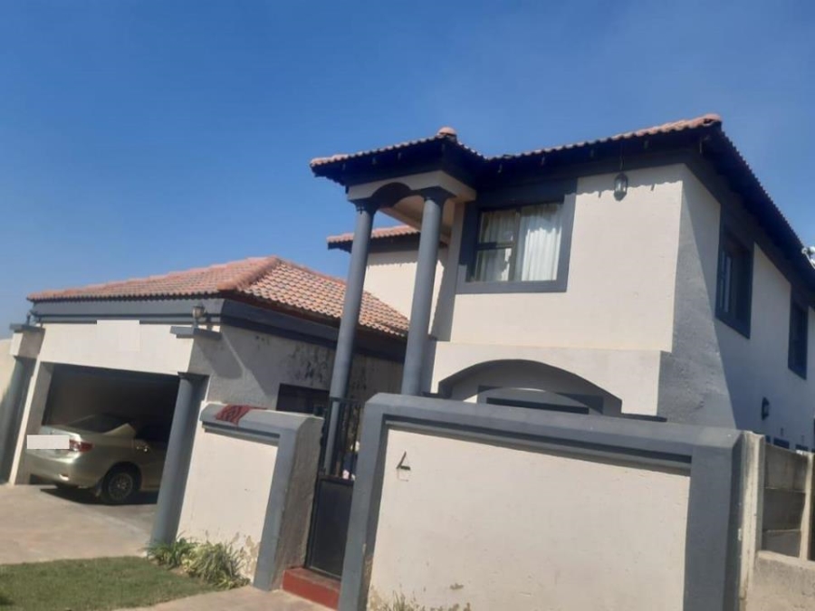 5 Bedroom Property for Sale in Olievenhoutbosch Gauteng