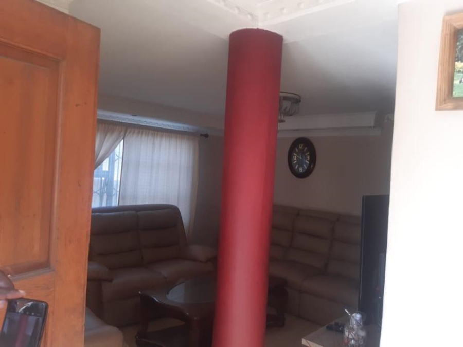 5 Bedroom Property for Sale in Olievenhoutbosch Gauteng